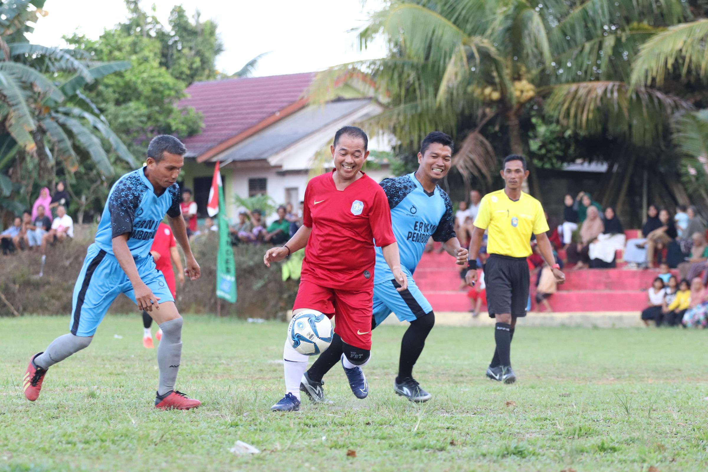 turnamen bola 'Bupati Cup' di Desa Labu Kecamatan Puding Besar, Sabtu (23/10/2021)