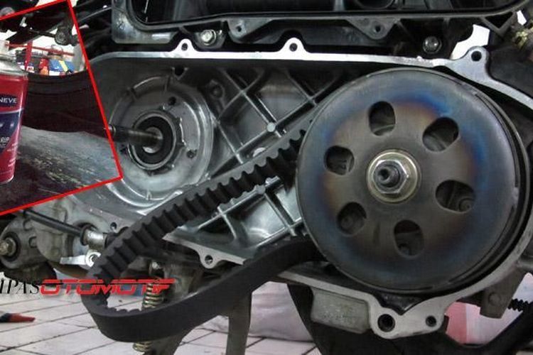 Meski ada usia pakainya, v-belt skutik bisa diperpanjang usianya.(KompasOtomotif - Donny Apriliananda) 