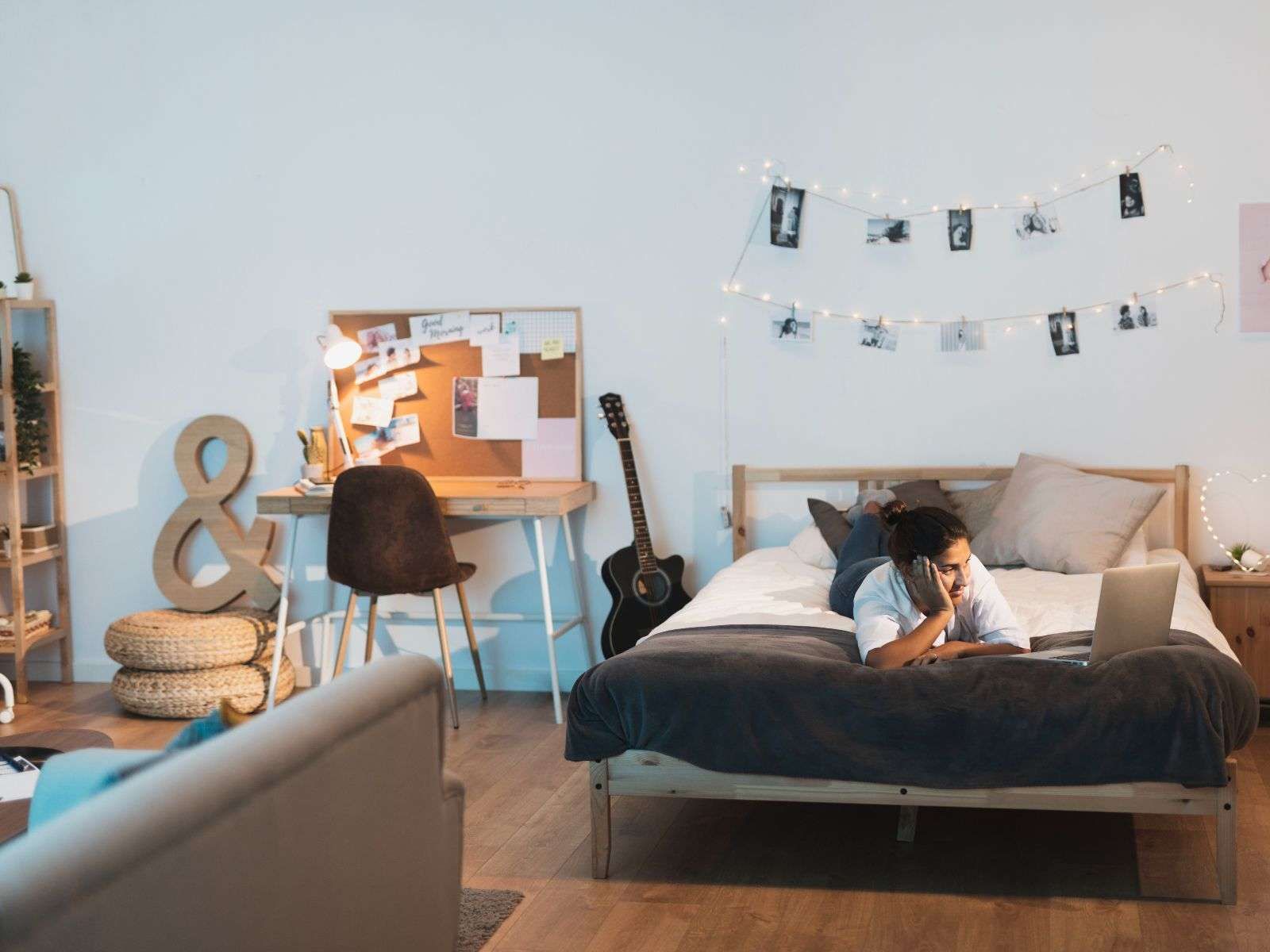Kamar estetik yang bisa dibuat dengan biaya terjangkau.