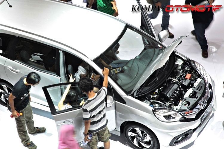 Ilustrasi penjualan mobil(KOMPAS.com/STANLY RAVEL) 