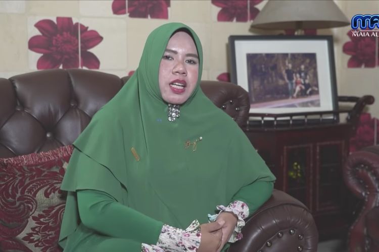 Rohimah menceritakan pengalamannya bisa bertahan selama 17 tahun walau dipoligami oleh Kiwil. 