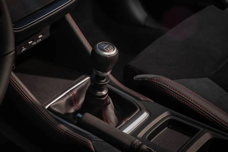 Tuas transmisi manual Subaru WRX 2022(PAULTAN.org) 