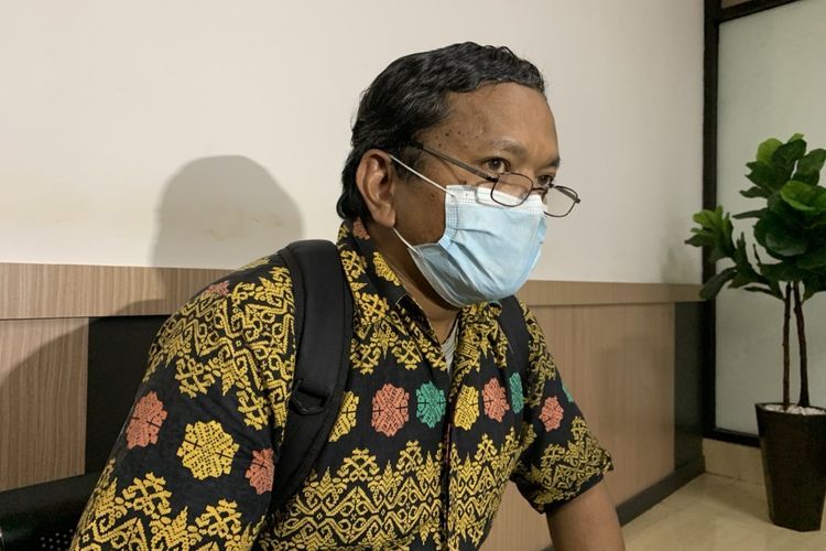 Alfian Hasibuan selaku kuasa hukum korban CPNS bodong Olivia Nathania memberikan keterangan terkait sidang replik JPU di Pengadilan Negeri (PN) Jakarta Selatan, Senin (21/3/2022). 
