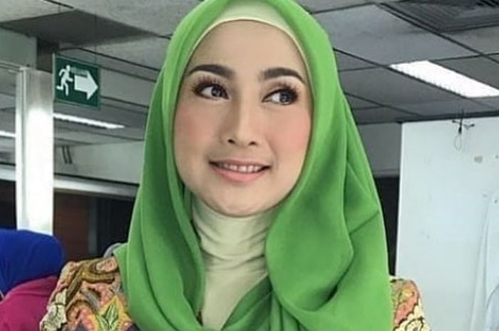 700px x 465px - Sukses Jadi Single Mom Selama 16 Tahun, Ternyata Ini Rahasia Desy Ratnasari  - Semua Halaman - bangka.sonora.id