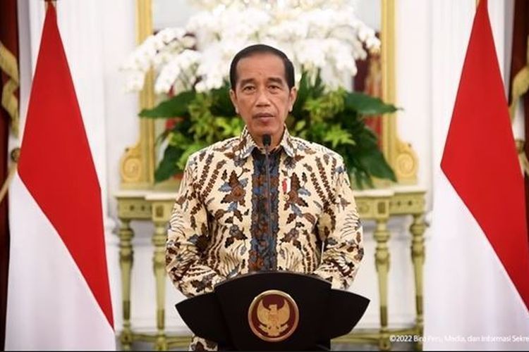 Presiden Joko Widodo memperbolehkan masyarakat untuk melakukan mudik lebaran tahun ini. Dengan syarat sudah mendapatkan dua kali vaksin dan satu kali booster serta tetap menerapkan protokol kesehatan yang ketat