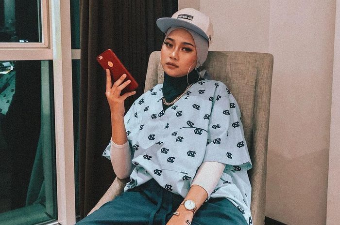 Style swag buat hijabers ala Ayuenstar