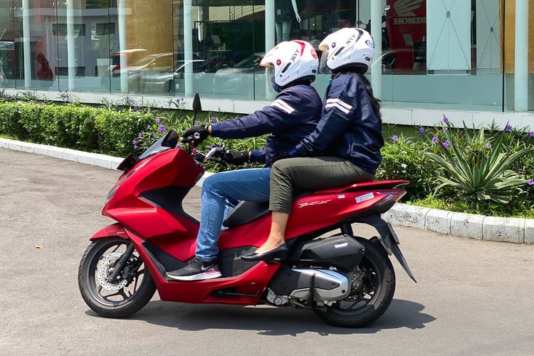 postur boncengan yang sempurna(Astra Motor Jateng) 