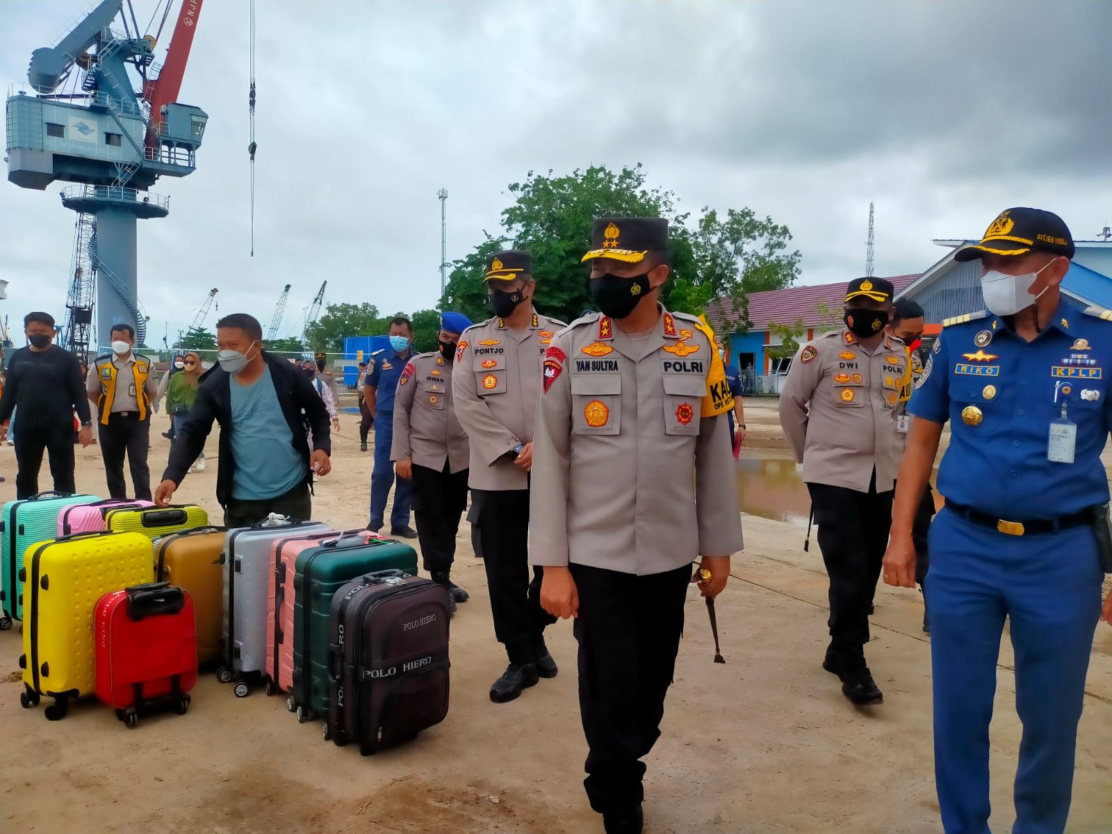 Kapolda Babel Tinjau Arus Balik Mudik 2022 di Pelabuhan Penumpang Pangkabalam, Pangkalpinang