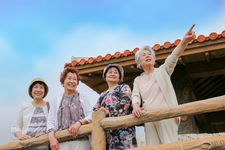 Penduduk Okinawa, Jepang, terkenal panjang umur dan terhindar dari penyakit. Banyak di antara mereka yang hidup sampai usia di atas 90 tahun.