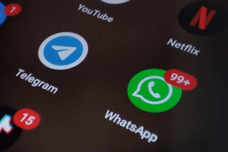 Fitur Baru Dari WhatsApp! Bisa Keluar Grup Secara Diam-diam - Bangka ...