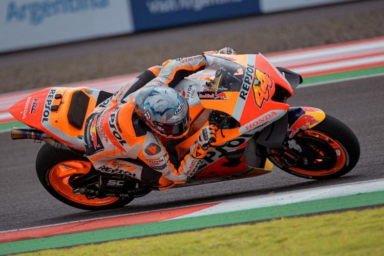 Pol Espargaro saat berlaga pada MotoGP Mandalika 2022(BAY ISMOYO) 