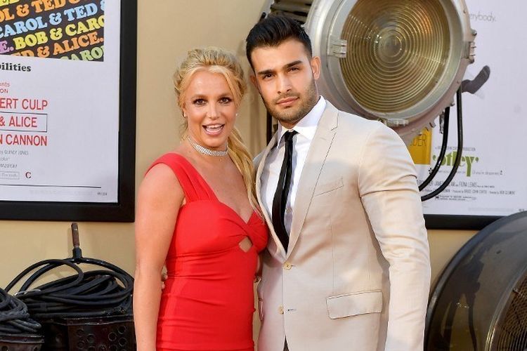 Pasangan Britney Spears dan Sam Asghari menghadiri pemutaran perdana film Once Upon A Time...In Hollywood produksi Sony Pictures, di Los Angeles. California, pada 22 Juli 2019.