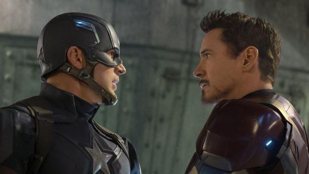 Chris Evans (kiri) mengungkap siapa karater Marvel favoritnya!