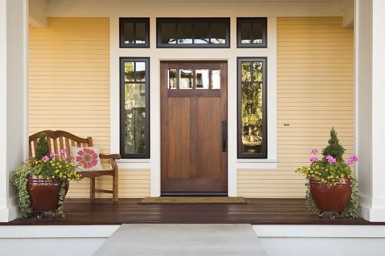 Ilustrasi teras rumah, ilustasi pintu depan rumah, Ilustrasi pintu kayu.(SHUTTERSTOCK / David Papazian) 