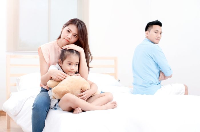 Ketika Suami Cemburu pada Anak, Mana Lebih Priorotas Anak atau Pasangan?