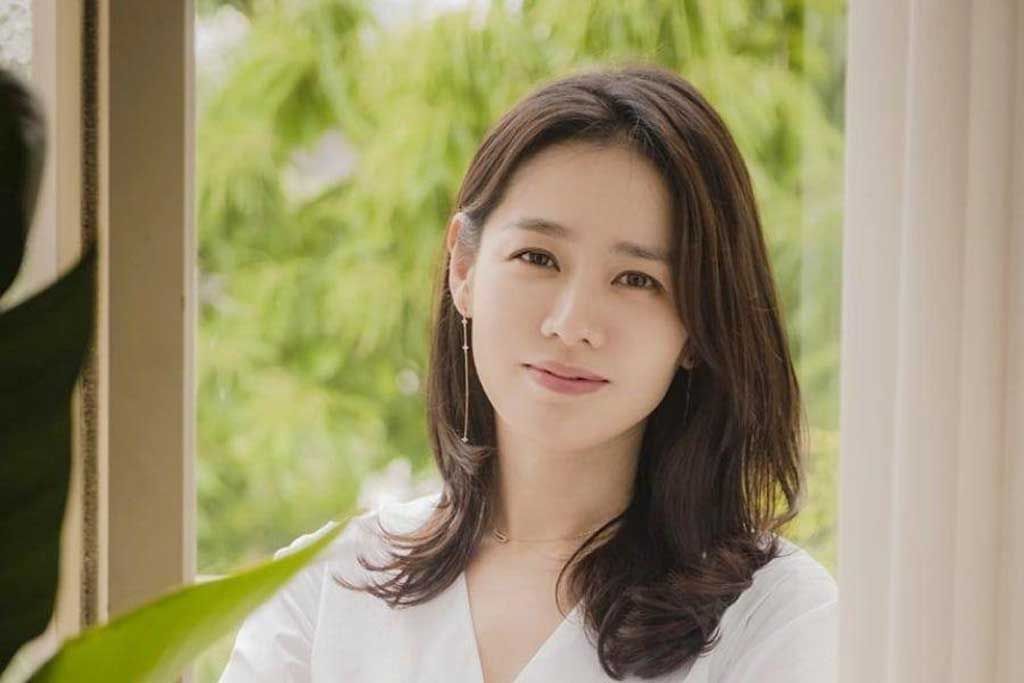 Son Yejin 