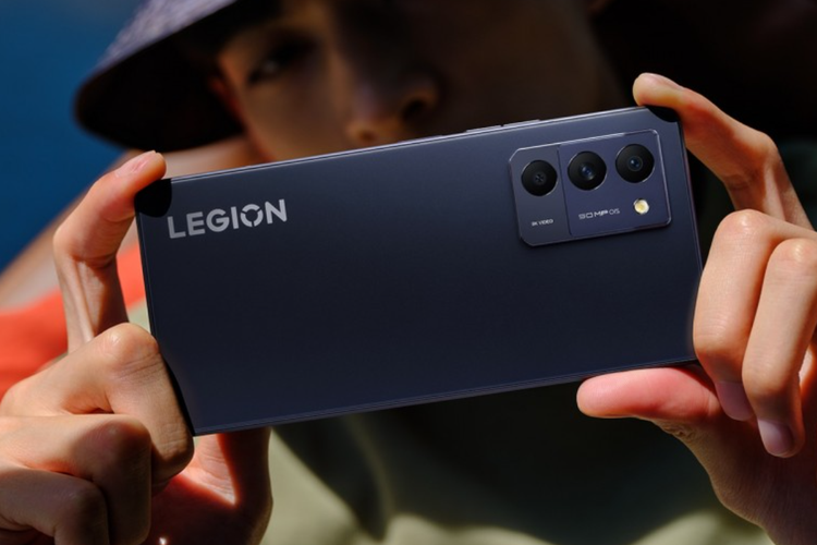 Lenovo Legion Y70.