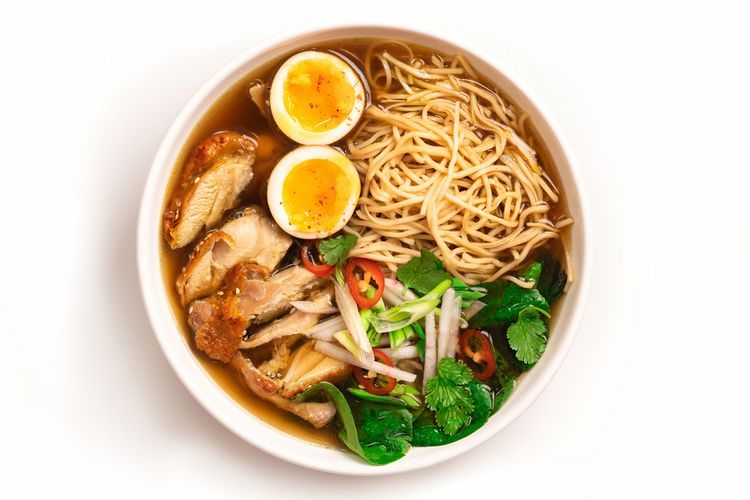 ilustrasi ramen khas Jepang dengan berbagai topping.  