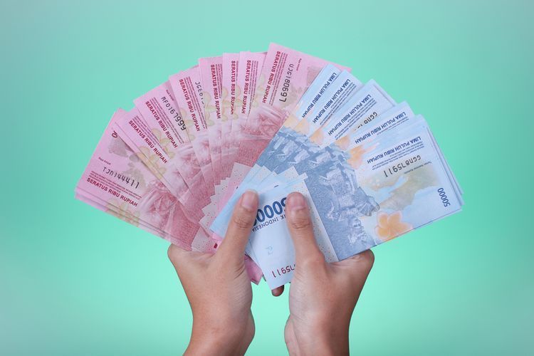 Syarat dan cara cek penerima program bantuan subsidi upah (BSU) atau subsidi gaji bagi pekerja dengan gaji di bawah Rp 3,5 juta 
