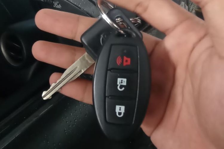 Remote mobil identik dengan alarm yang terpasang pada mobil, sedangkan immobilizer terpasang pada anak kunci berupa chip khusus.(Kompas.com/Erwin Setiawan) 