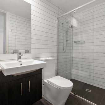 Ilustrasi kamar mandi, kloset di kamar mandi.(UNSPLASH/STEVEN UNGERMANN) 