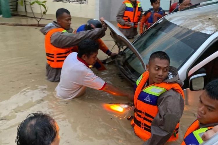 Apakah Mobil Yang Pernah Terendam Banjir Jadi Rawan Rusak? - Bangka ...