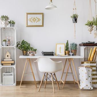 Ilustrasi ruang kerja di rumah. (Shutterstock/Photographee.eu) 