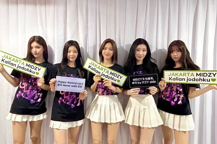 ITZY di Jakarta