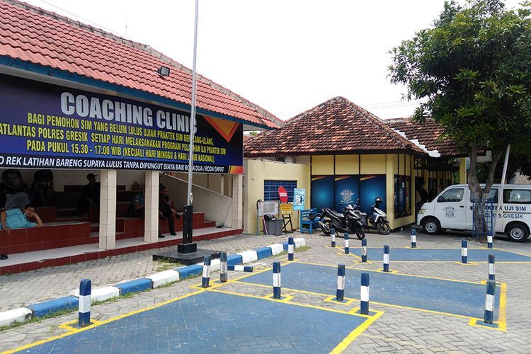 Demi membantu pemohon SIM menjalani ujian praktik dengan baik, Satlantas Polres Gresik membuka layanan coaching clinic.(KOMPAS.com / Hamzah) 
