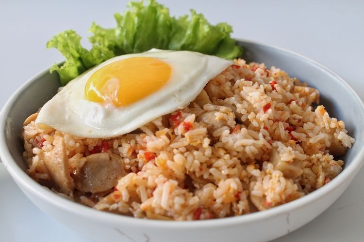 Berlimpah Isian, Berikut Cara Membuat Nasi Goreng Rumahan 1 Porsi