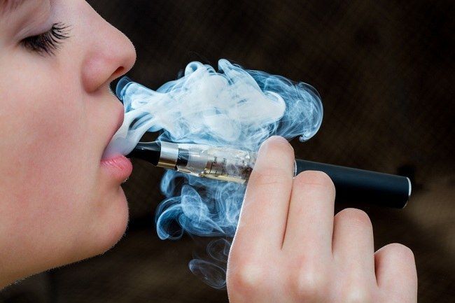 Mana Yang Lebih Aman, Vape Atau Rokok Biasa? Ini Penjelasan Dokter ...