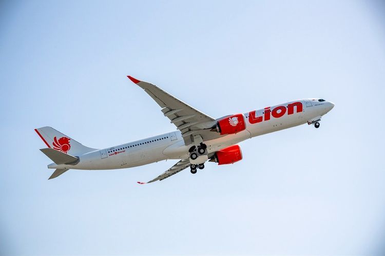 Pesawat Lion Air berbadan lebar (wide body) Airbus 330-900NEO yang melayani umrah Padang-Arab Saudi