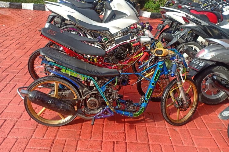 Ilustrasi motor Drag Race dengan pelek Alumunium(Dok. Polres Jakarta Barat) 