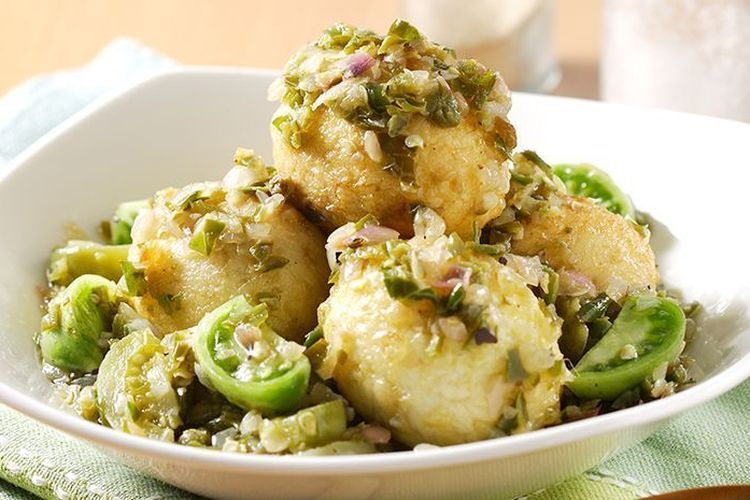 lustrasi telur balado cabai hijau.
