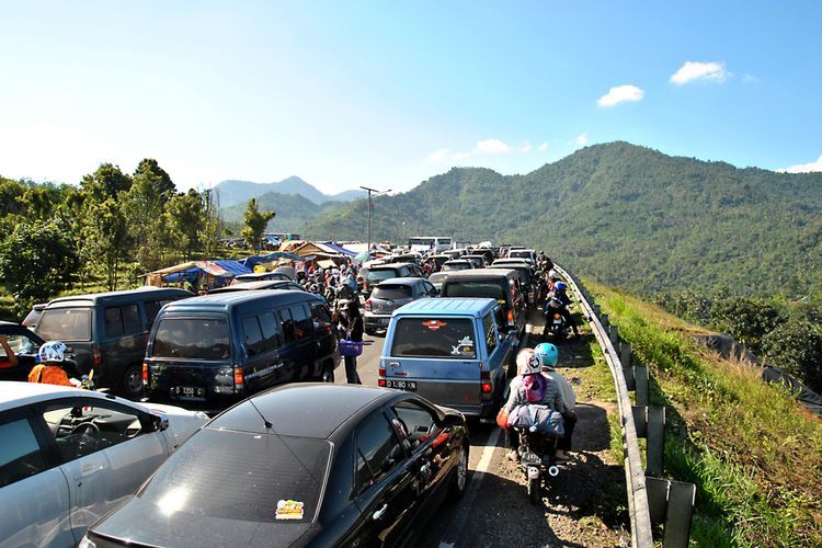 Daftar Benda Yang Wajib Disiapkan Di Bagasi Mobil Saat Pergi Mudik ...