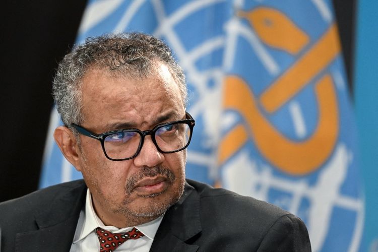 Kepala Organisasi Kesehatan Dunia (WHO) Tedros Adhanom Ghebreyesus saat konferensi pers peringatan 75 tahun Organisasi Kesehatan Dunia di Jenewa, pada 6 April 2023. WHO menyatakan pada Jumat (5/5/2023), bahwa Covid-19 tidak lagi menjadi darurat kesehatan global.