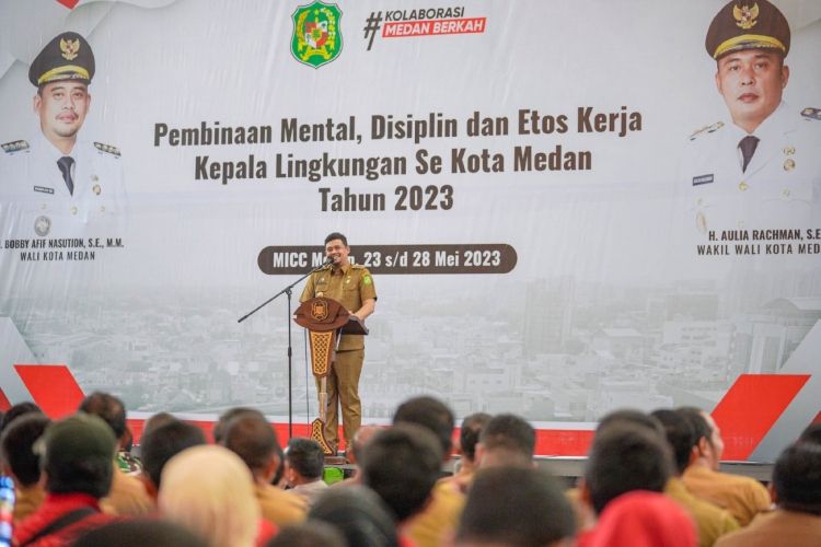 Walikota Medan Buka Sosialisasi dan Pembinaan Kepada Guru-Guru Sekolah  Minggu Se-Kota Medan