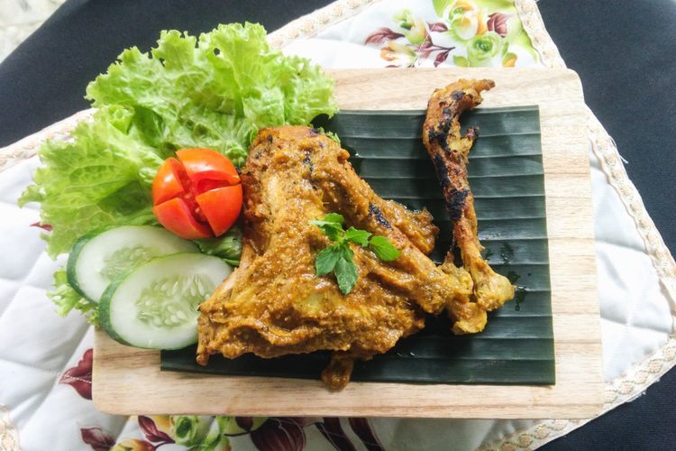Ilustrasi ayam singgang padang.