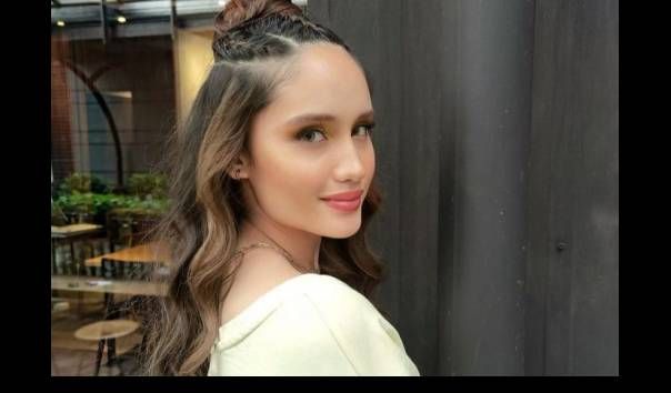 Cinta Laura Kiehl 
