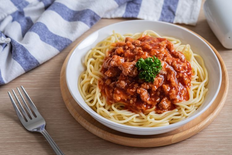 Ilustrasi spaghetti bolognese.  