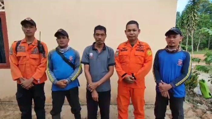 im SAR Gabungan Beltim bersama target pencarian Kek Rahman, Sabtu (30/7/2023). 