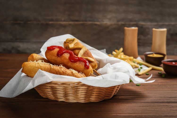 lustrasi corn dog.   