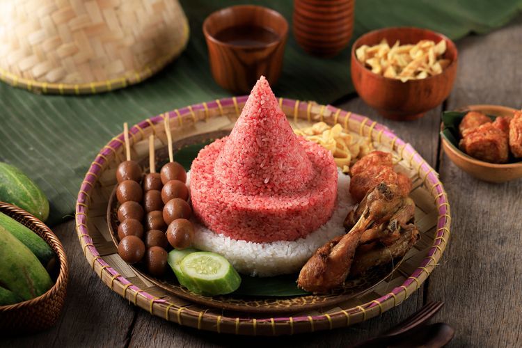 Nasi tumpeng merah putih bisa jadi pilihan untuk dimasak di Hari Kemerdekaan Indonesia.