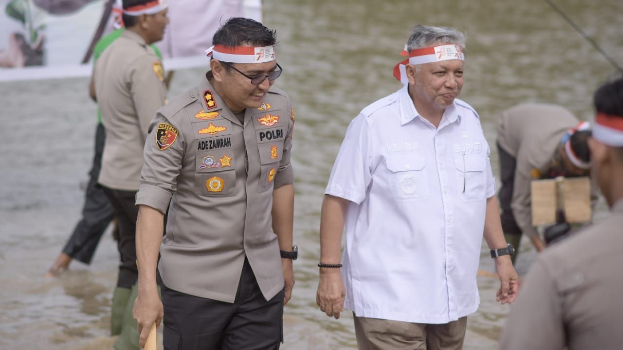 Bupati Bangka Barat, Sukirman dan Kapolres Bangka Barat, AKBP Ade Zamrah