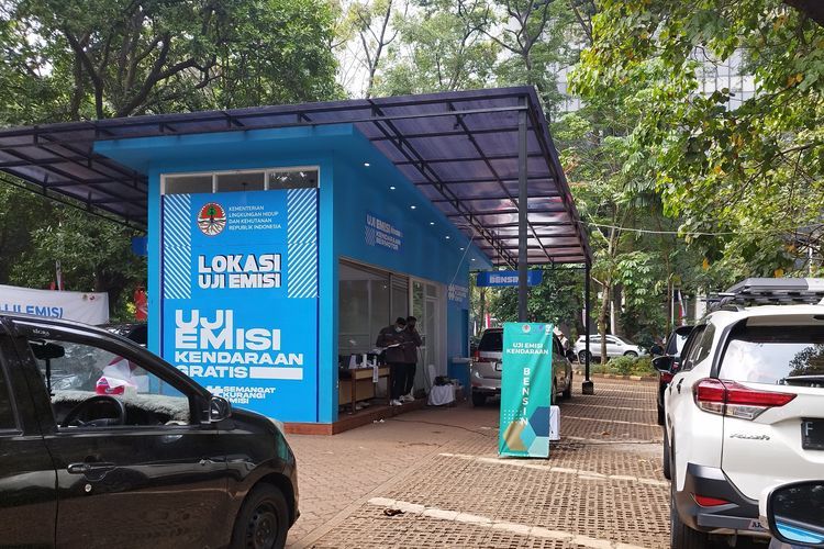 Uji emisi kendaraan gratis di KLHK Manggala Wanabakti, Tanah Abang, Jakarta Pusat, Rabu (23/8/2023). (KOMPAS.com/XENA OLIVIA)(Xena Olivia ) 