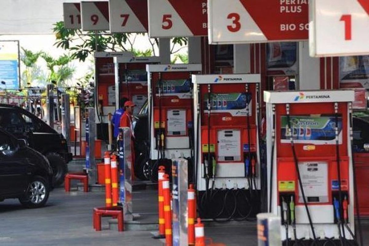 Ilustrasi SPBU Pertamina.(KOMPAS/HERU SRI KUMORO)  