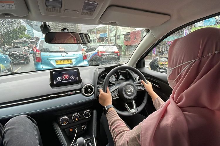 Test Drive Mazda 2 Sedan(KOMPAS.com/Adityo Wisnu)  