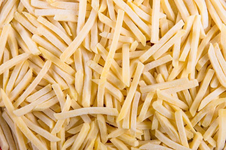 Ilustrasi kentang goreng beku (frozen french fries).   