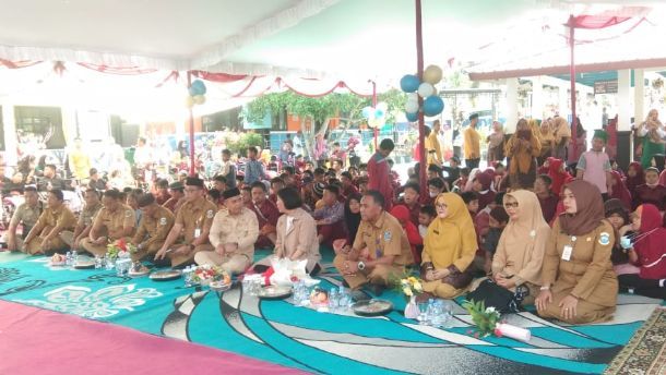 Walikota Molen Nganggung Bareng di SLB Negeri Pangkalpinang