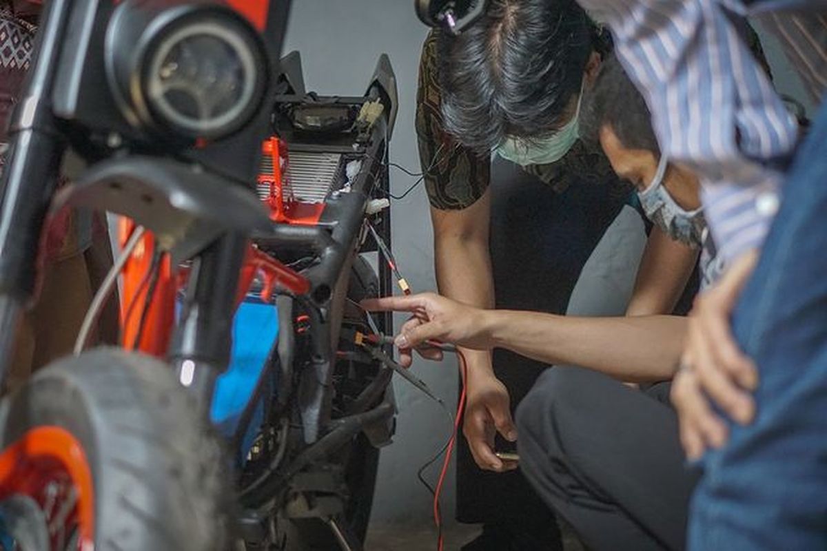 Konversi motor listrik dari skutik Honda BeAT oleh Katros Garage(Instagram @katrosgarage)  